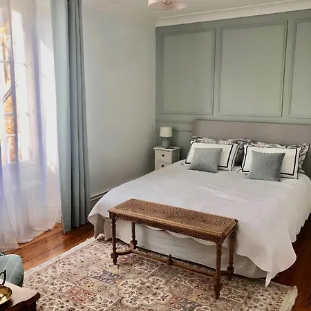 Maison Du 7 Bed & Breakfast *