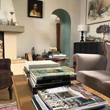 Maison Du 7 Bed & Breakfast *